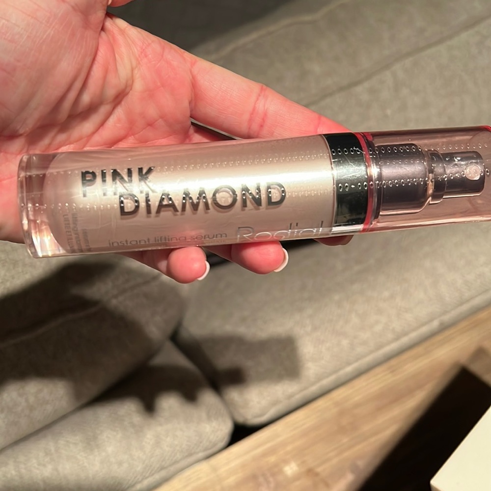 Rodial Pink Diamond instant face lifting serum